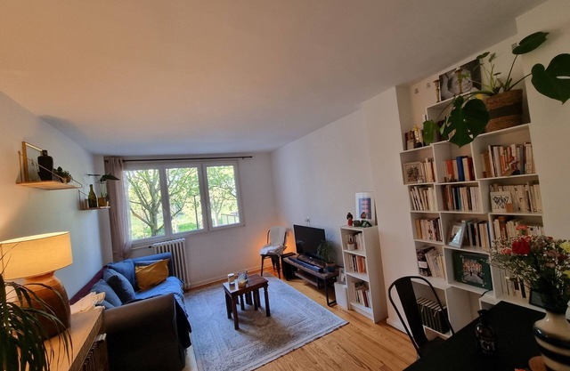 Charming apartment with WiFi in amazing Paris nMetro ligne 11 1mn