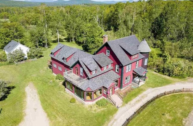 Charming Applebrook Historic Home - Mountain Views & Spacious Grounds