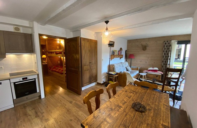Charming Apt with Parking, Near Ski Lift & Village, Pet-Friendly, Multi Pass Incl.