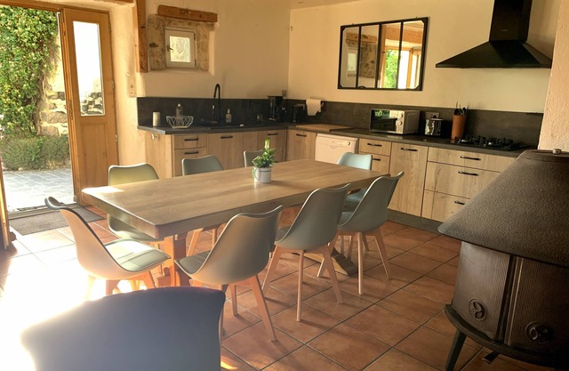 CHARMING ARDECHOIS STONE COTTAGE IN THE HEART OF THE EYRIEUX VALLEY