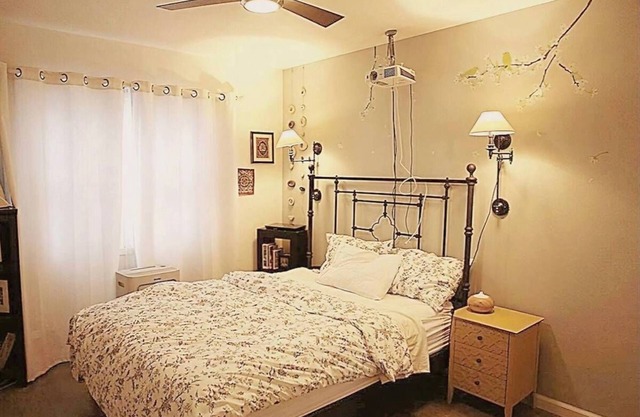 Charming Artist Condo - Close walk to the Beach