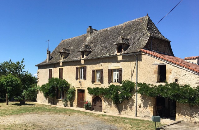 Charming Aveyron house in the heart of nature, close to a hiking trail.