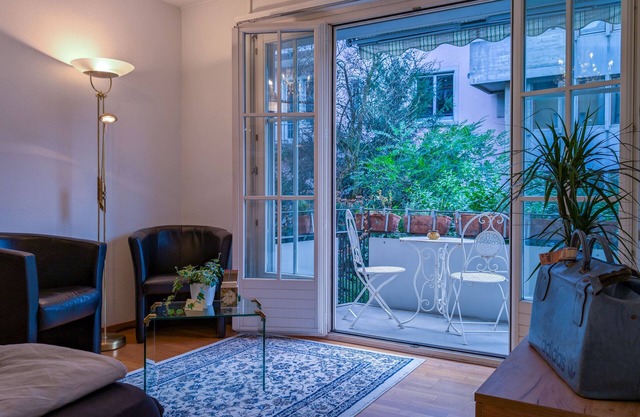 Charming balcony view in Old Town 10min to Central station - stocked kitchen