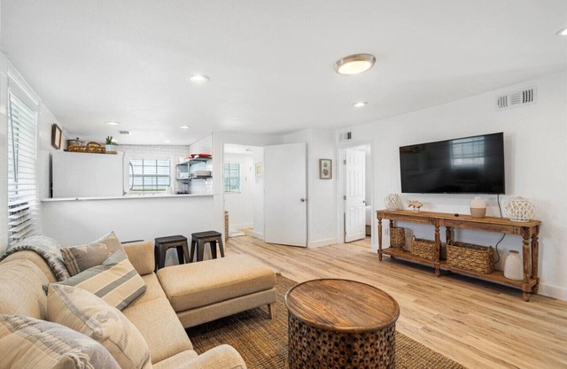 Charming Beach Bungalow with Deck, Close to Beach