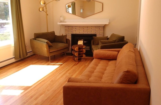 Charming Berkshire Getaway in a Modern Comfortable House