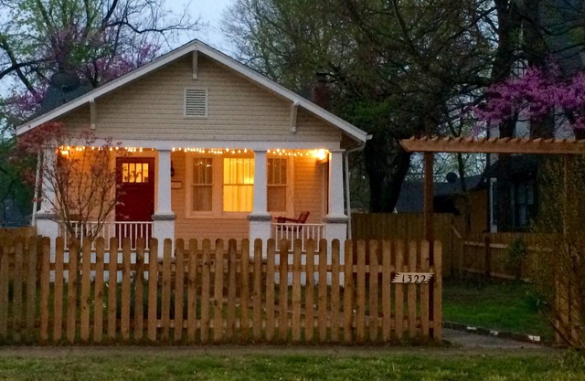 Charming Bungalow In The Heart Of Springfield