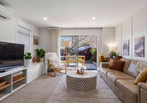 Charming Central Stay - Cosy Comfort and Free Parking