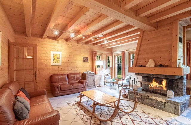 Charming chalet in Chamonix, 6 bedrooms, garden, parking, wifi