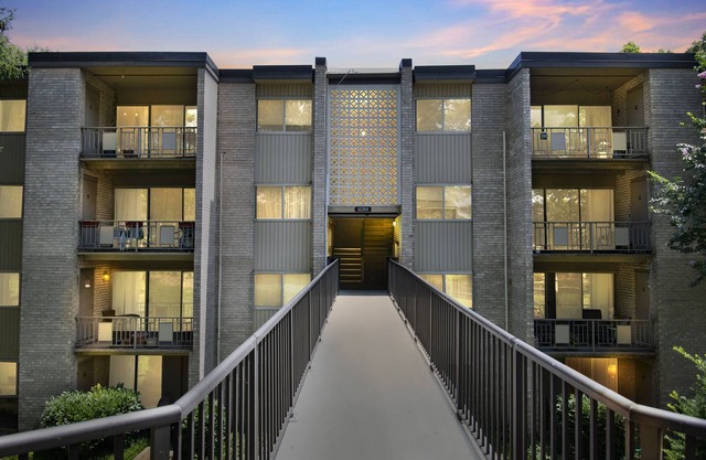 Charming Condo in North Bethesda by RedAwning