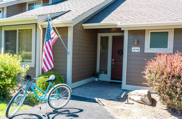 Charming CONDO/Pets friendly/PRIV Hot tub/6 Club House Passes!