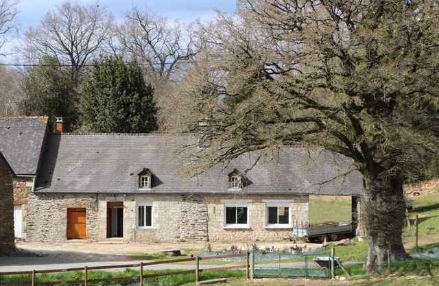 Charming Cottage Near Bagnoles de l'Orne: Garden, Animals, Fully Equipped, WiFi, All Inclusive