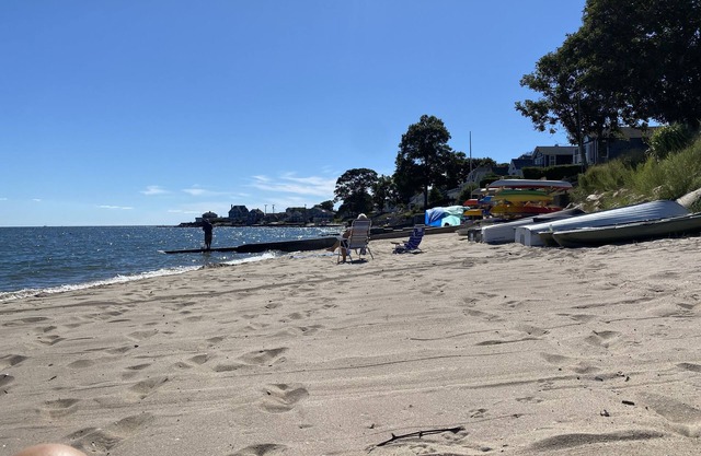 Charming cottage - 330 steps from beautiful Chapman Beach