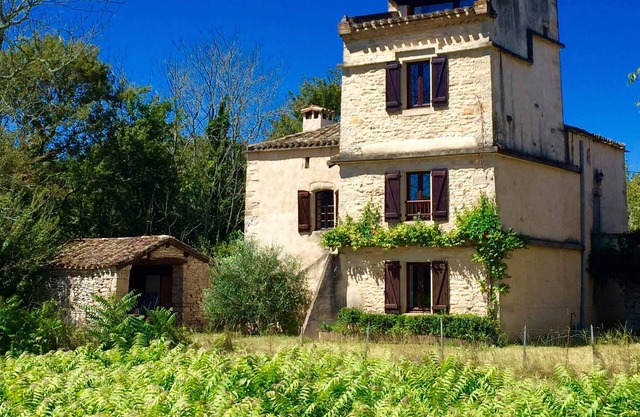 charming cottage in an 18th century dovecote, 4 to 6 people