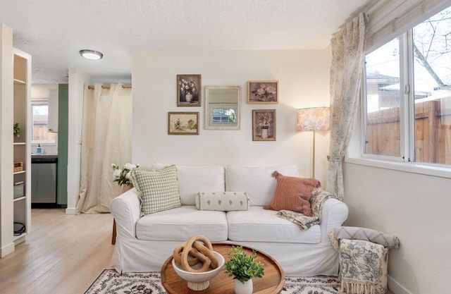 Charming cottage in walkable Sellwood - free parking, WiFi, dedicated workspace