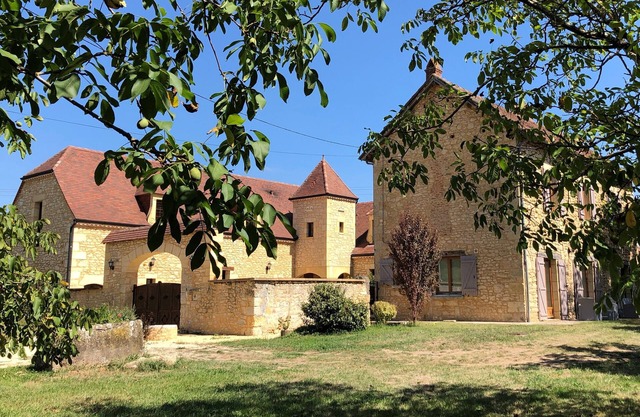 Charming cottage "Les Pierres de Tiphaine" in Montignac-Lascaux