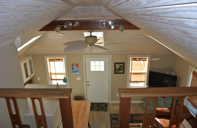 Charming Cottage near the Beaches in Historic Wakefield, RI