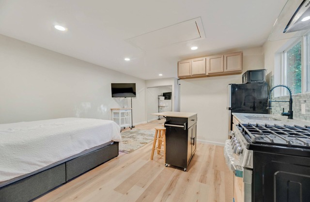 Charming cottage with WiFi and AC in phenomenal Denton