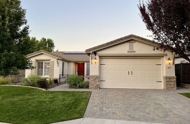 Charming Cozy Casa 3BR, 2BA Reno Home - Near Skiing & Lake