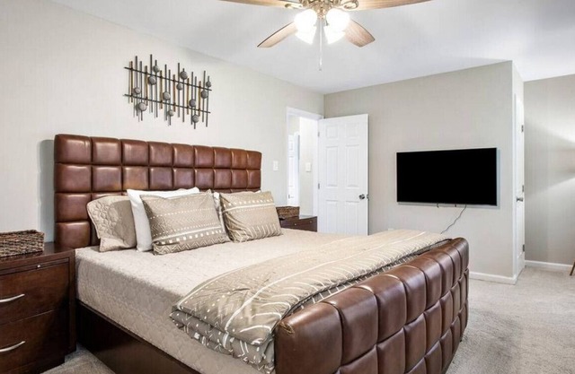 Charming & Cozy Retreat: Your Perfect RVA Getaway