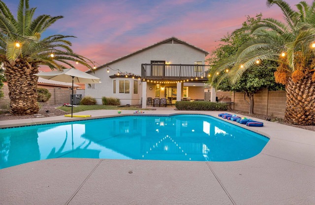 Charming Desert Stay Sparkly Pool Fast Wi-Fi Grill Fire Pit