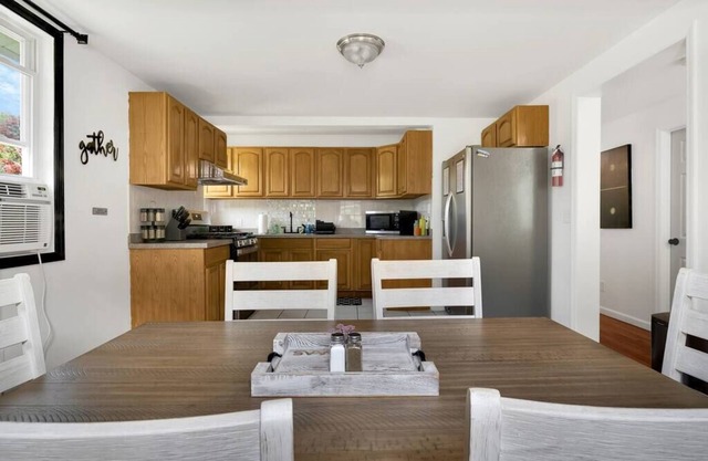 Charming Duplex|4Min to Mohegan|18Min to Foxwoods