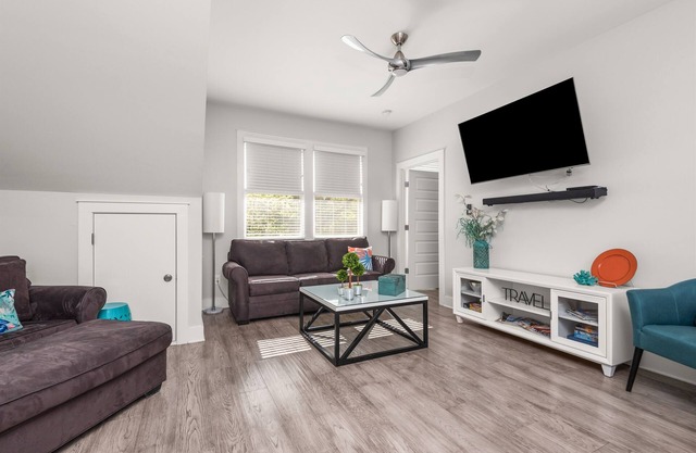 Charming East Nashville Hideaway | King Bed, 2 Balconies, Pet Friendly, Walkable