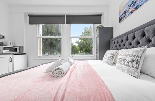 Charming Ensuite Room in Finsbury Park London N19