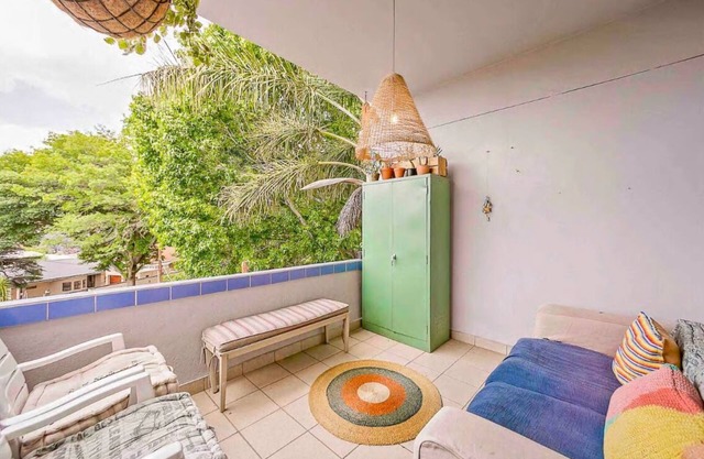 Charming flat in the heart of a trendy, leafy and safe neighbourhood of Jozi