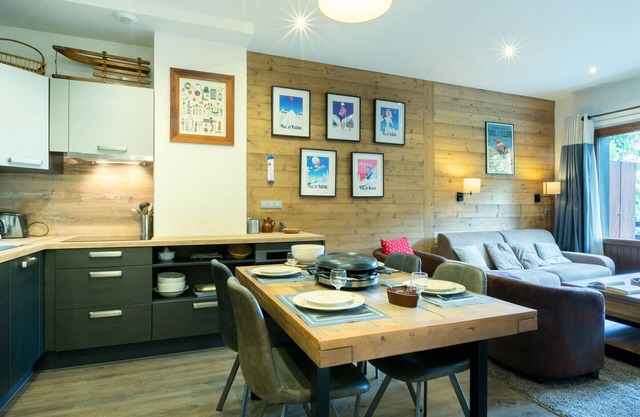 Charming, Fully Renovated Apartment with High-Quality Amenities, Ideal Location in Val-d'Isère