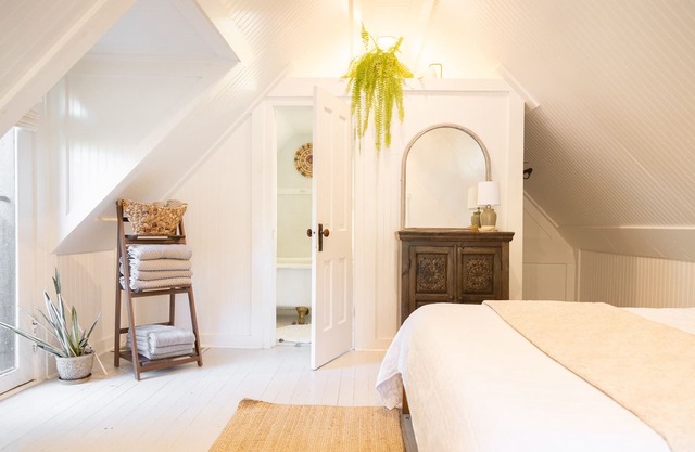 Charming Home-Modern Comforts & Style-300+ Reviews