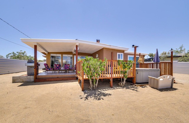 Charming Home w/Hot Tub ~ 5 Mi to Joshua Tree!