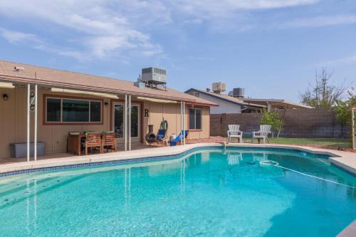 Charming House Pool Near Kiwanis Park Freeways