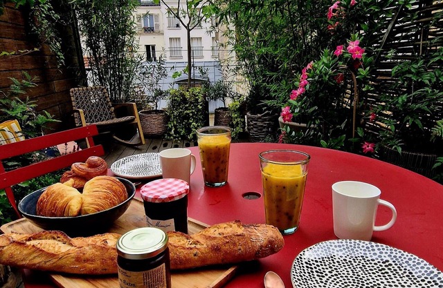 Charming house with wooded terrace