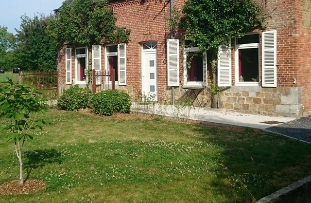 Charming independent house with garden in Liessies