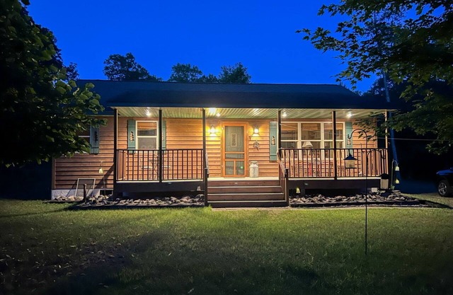 Charming Lake Arrowhead/Sand Valley Golf Cabin Retreat