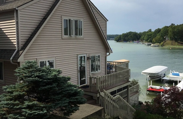Charming Lake James Getaway! Only 2 1/2 hours from Chicago and Indianapolis!