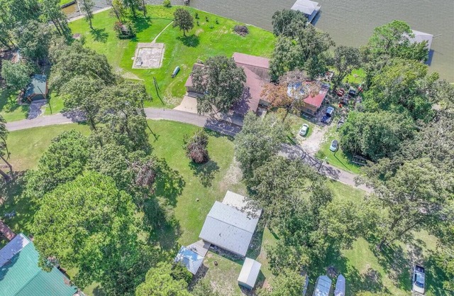 Charming Lake view 3-bedroom house with WiFi and AC in Trinity