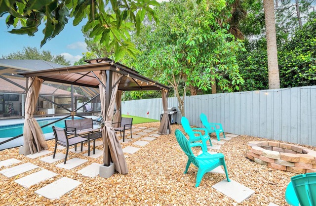 Charming Lake Worth Fun House with heated pool, game room, mini golf, WiFi!