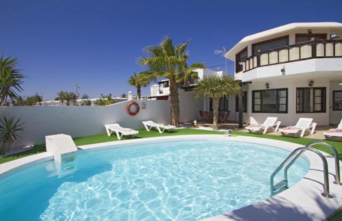 Charming Lanzarote Villa Casa Tingu 3 Bedrooms Heated Private Pool Centre Of Resort Puerto Del Carmen