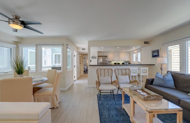 Charming Mission Beach Retreat!