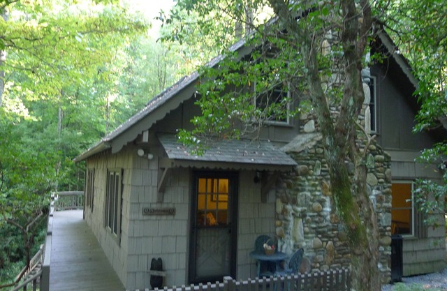 Charming Mountain Cottage - Connestee Falls