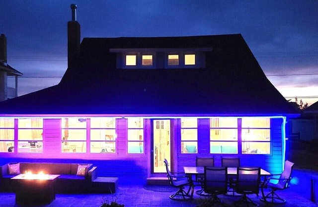 CHARMING NEW WATERFRONT | Dog Friendly | Great Views | Walk to Beach | Clean