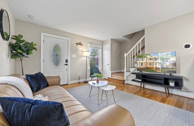 Charming Oasis near Metro: Arcade, Coffee, Parks