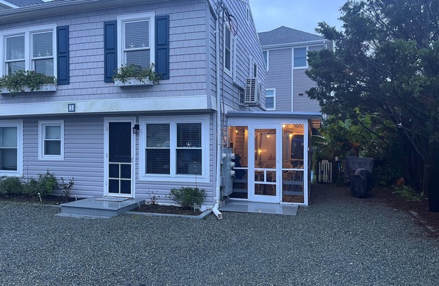 Charming Ocean Block Condo Fenwick Island