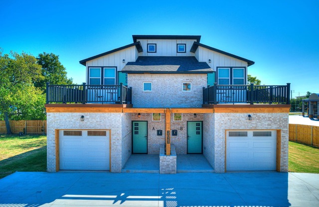 Charming OKC Duplex 2bed 2.5bath Unit A