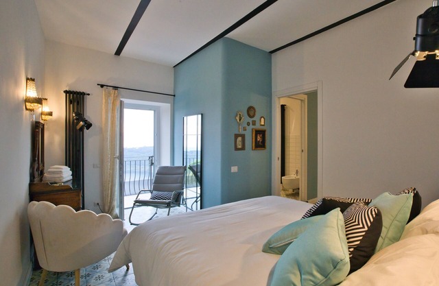 Charming one-bedroom apartment in the delightful Nemi with a view of the lake