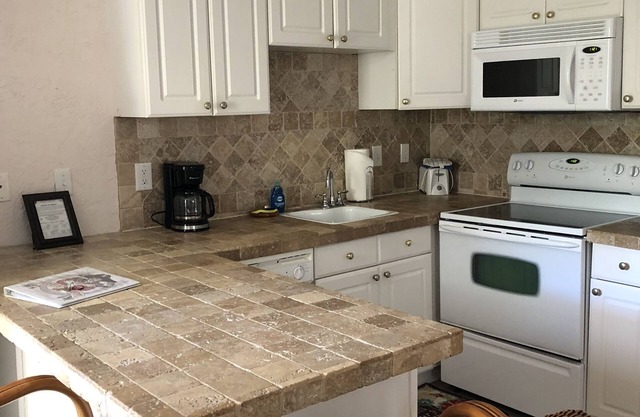 Charming One Bedroom Cottage Fully Furnished