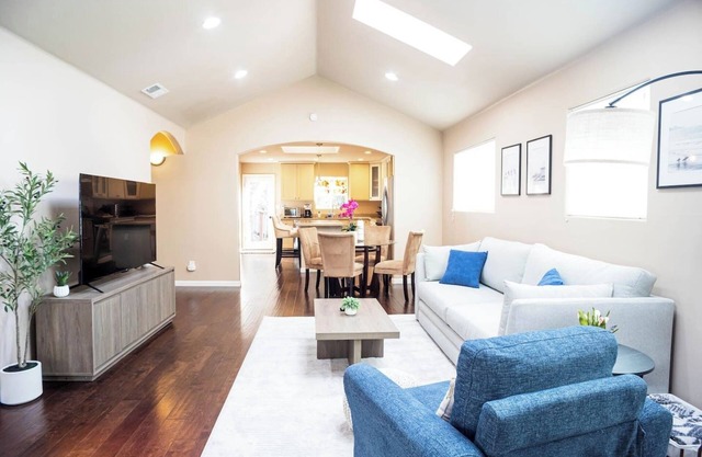 Charming Pacific Grove Retreat 3bd/2bath