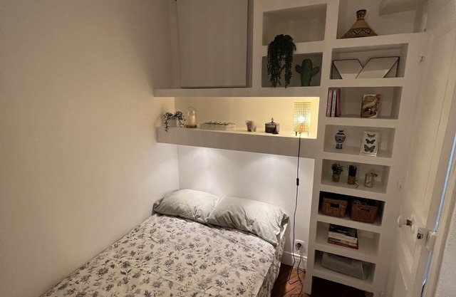 Charming Parisen Studio