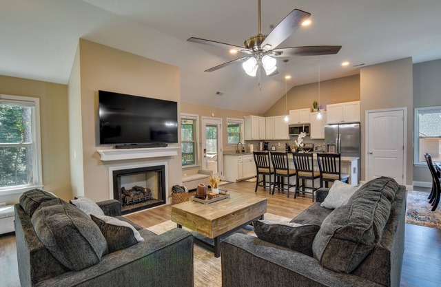 Charming Pendleton Retreat ~ 5 Mi to Clemson!